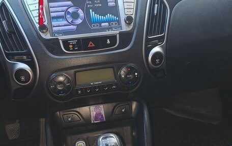 Hyundai ix35 I рестайлинг, 2011 год, 1 100 000 рублей, 12 фотография