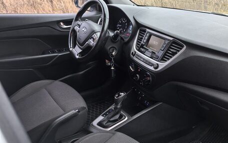 Hyundai Solaris II рестайлинг, 2017 год, 1 200 000 рублей, 8 фотография