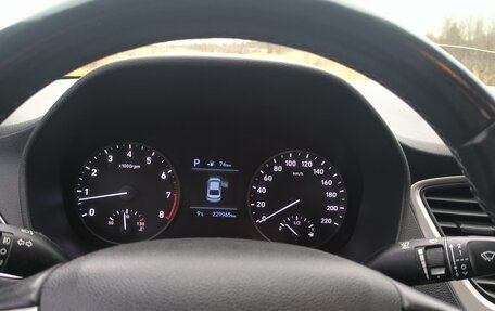 Hyundai Solaris II рестайлинг, 2017 год, 1 200 000 рублей, 10 фотография