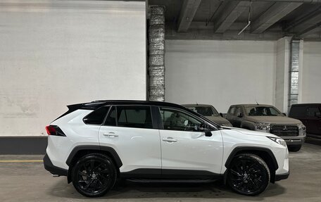 Toyota RAV4, 2021 год, 3 450 000 рублей, 4 фотография