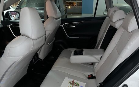 Toyota RAV4, 2021 год, 3 450 000 рублей, 14 фотография