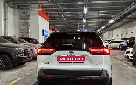 Toyota RAV4, 2021 год, 3 450 000 рублей, 6 фотография