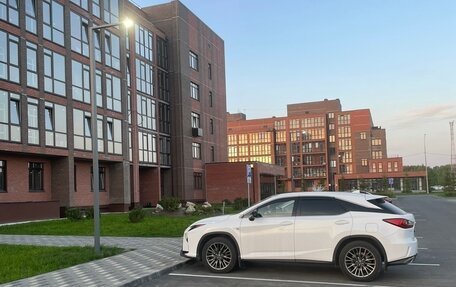 Lexus RX IV рестайлинг, 2019 год, 5 900 000 рублей, 3 фотография