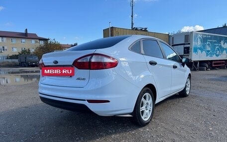 Ford Fiesta, 2015 год, 850 000 рублей, 3 фотография