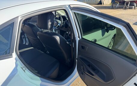 Ford Fiesta, 2015 год, 850 000 рублей, 10 фотография