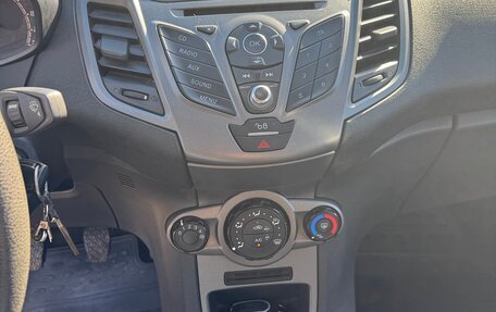 Ford Fiesta, 2015 год, 850 000 рублей, 13 фотография