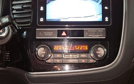 Mitsubishi Outlander III рестайлинг 3, 2020 год, 1 875 000 рублей, 15 фотография