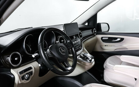 Mercedes-Benz V-Класс, 2017 год, 4 990 000 рублей, 15 фотография