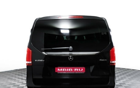 Mercedes-Benz V-Класс, 2017 год, 4 990 000 рублей, 6 фотография