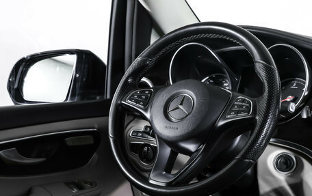 Mercedes-Benz V-Класс, 2017 год, 4 990 000 рублей, 14 фотография