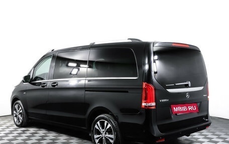 Mercedes-Benz V-Класс, 2017 год, 4 990 000 рублей, 7 фотография