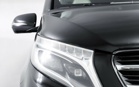 Mercedes-Benz V-Класс, 2017 год, 4 990 000 рублей, 25 фотография