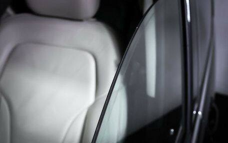 Mercedes-Benz V-Класс, 2017 год, 4 990 000 рублей, 29 фотография