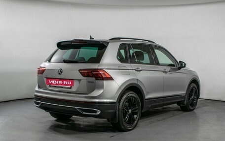 Volkswagen Tiguan II, 2021 год, 3 400 000 рублей, 5 фотография