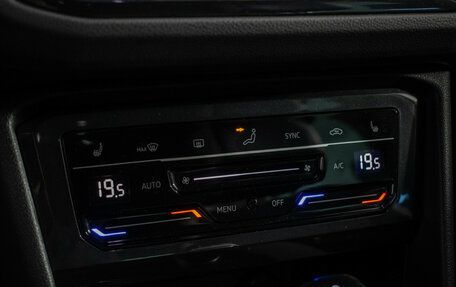 Volkswagen Tiguan II, 2021 год, 3 400 000 рублей, 17 фотография