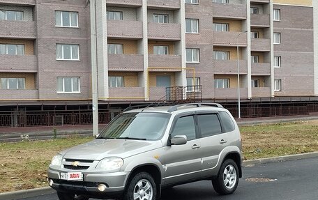 Chevrolet Niva I рестайлинг, 2010 год, 380 000 рублей, 25 фотография