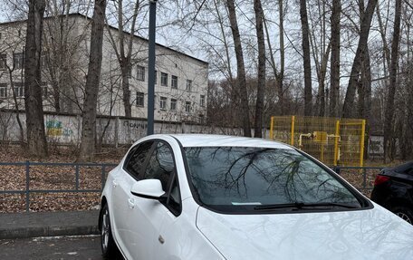 Opel Astra J, 2011 год, 700 000 рублей, 3 фотография