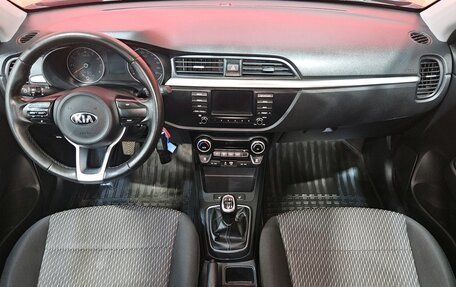 KIA Rio IV, 2018 год, 1 285 000 рублей, 9 фотография