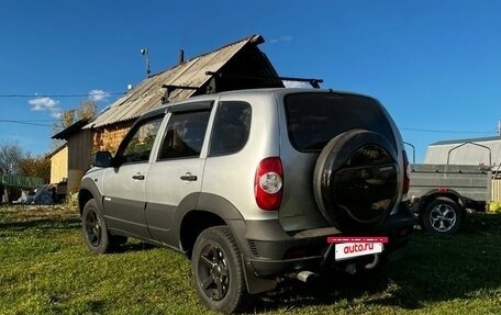 Chevrolet Niva I рестайлинг, 2011 год, 630 000 рублей, 4 фотография