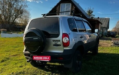 Chevrolet Niva I рестайлинг, 2011 год, 630 000 рублей, 5 фотография