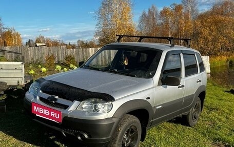Chevrolet Niva I рестайлинг, 2011 год, 630 000 рублей, 3 фотография