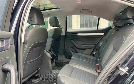 Skoda Superb III рестайлинг, 2022 год, 2 350 000 рублей, 14 фотография