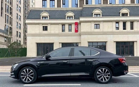 Skoda Superb III рестайлинг, 2022 год, 2 350 000 рублей, 4 фотография