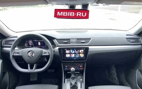 Skoda Superb III рестайлинг, 2022 год, 2 350 000 рублей, 12 фотография