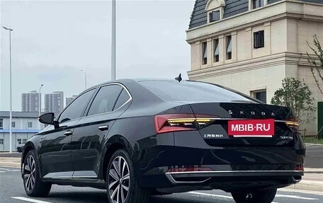 Skoda Superb III рестайлинг, 2022 год, 2 350 000 рублей, 5 фотография