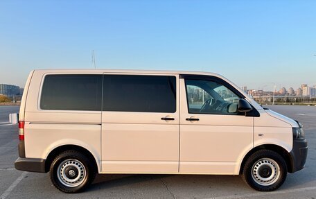 Volkswagen Transporter T5 рестайлинг, 2010 год, 1 990 000 рублей, 4 фотография