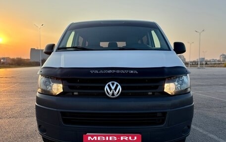 Volkswagen Transporter T5 рестайлинг, 2010 год, 1 990 000 рублей, 2 фотография