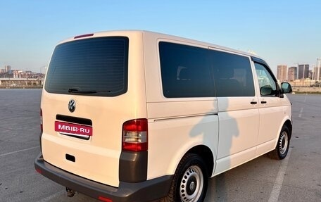 Volkswagen Transporter T5 рестайлинг, 2010 год, 1 990 000 рублей, 5 фотография