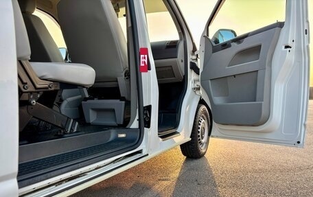 Volkswagen Transporter T5 рестайлинг, 2010 год, 1 990 000 рублей, 12 фотография