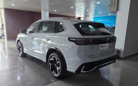Volkswagen Tiguan, 2025 год, 4 485 000 рублей, 7 фотография
