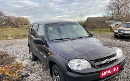 Chevrolet Niva I рестайлинг, 2017 год, 650 000 рублей, 3 фотография
