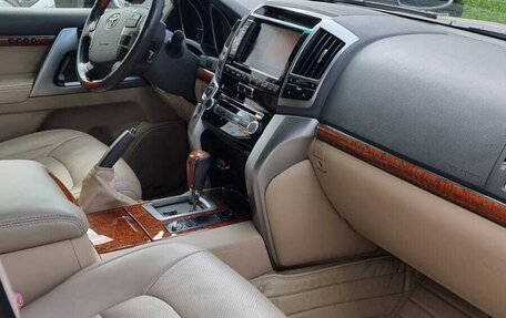 Toyota Land Cruiser 200, 2012 год, 3 799 000 рублей, 10 фотография