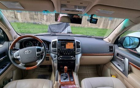 Toyota Land Cruiser 200, 2012 год, 3 799 000 рублей, 8 фотография