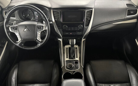 Mitsubishi Pajero Sport III рестайлинг, 2019 год, 2 899 000 рублей, 9 фотография