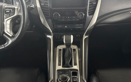 Mitsubishi Pajero Sport III рестайлинг, 2019 год, 2 899 000 рублей, 17 фотография