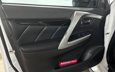 Mitsubishi Pajero Sport III рестайлинг, 2019 год, 2 899 000 рублей, 18 фотография