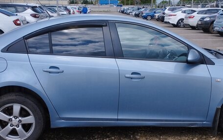 Chevrolet Cruze II, 2010 год, 550 000 рублей, 4 фотография