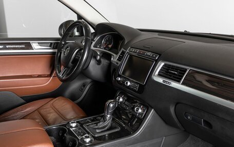 Volkswagen Touareg III, 2015 год, 2 750 000 рублей, 4 фотография