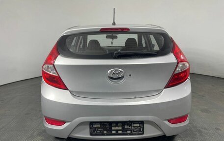 Hyundai Solaris II рестайлинг, 2011 год, 500 000 рублей, 4 фотография
