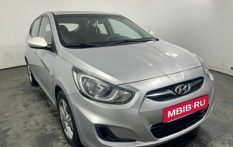 Hyundai Solaris II рестайлинг, 2011 год, 500 000 рублей, 2 фотография