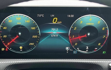 Mercedes-Benz A-Класс, 2019 год, 2 500 000 рублей, 13 фотография