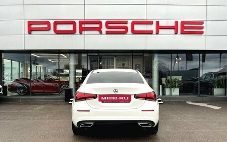 Mercedes-Benz A-Класс, 2019 год, 2 500 000 рублей, 5 фотография