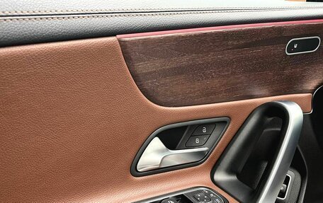 Mercedes-Benz A-Класс, 2019 год, 2 500 000 рублей, 15 фотография