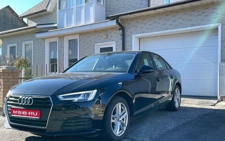 Audi A4, 2018 год, 2 100 000 рублей, 1 фотография