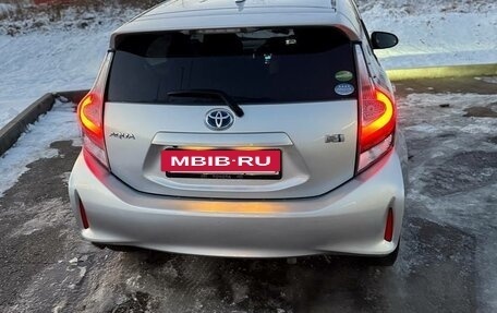 Toyota Aqua I, 2018 год, 1 060 000 рублей, 9 фотография