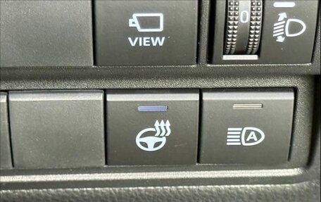 Toyota Yaris Cross, 2022 год, 2 150 000 рублей, 32 фотография